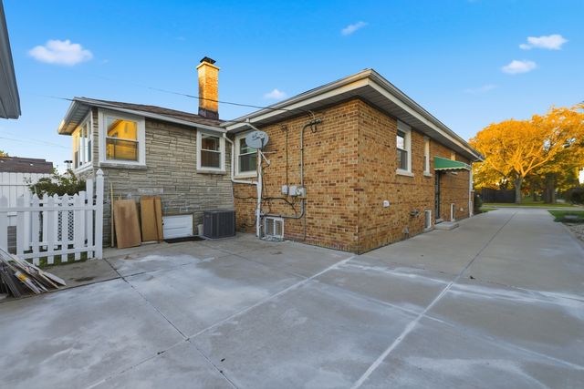 4656 N NARRAGANSETT Avenue, Harwood Heights, IL 60706