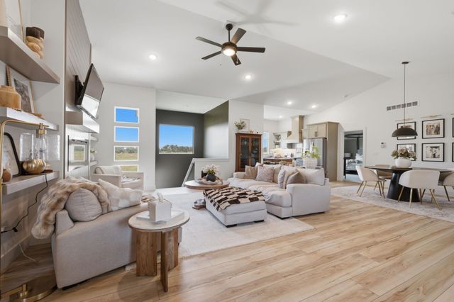 1327 W Footbridge St, Goddard, KS 67052
