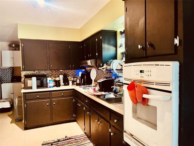 4827 NW 2nd Court, Plantation, FL 33317