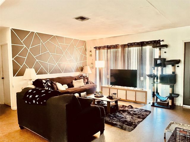 4827 NW 2nd Court, Plantation, FL 33317