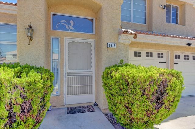 1316 Date Palm Circle, Las Vegas, NV 89108