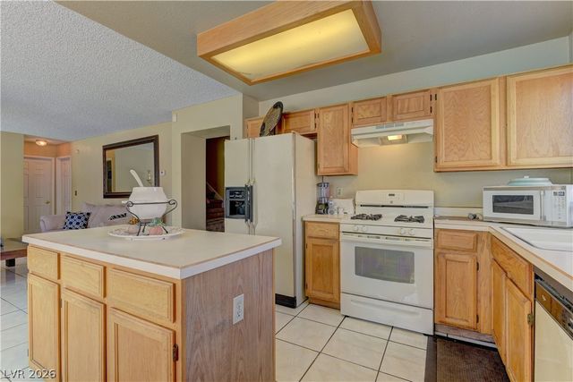 1316 Date Palm Circle, Las Vegas, NV 89108