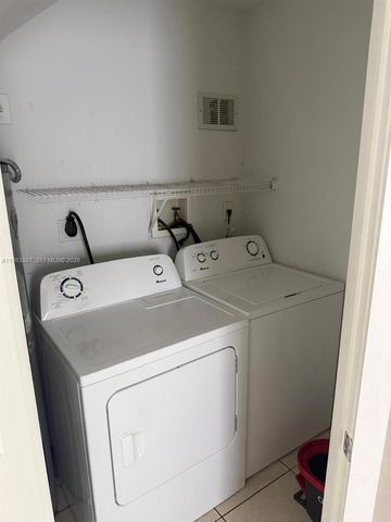 10776 NW 83rd Ter 1-19, Doral, FL 33178