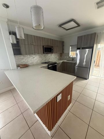 10776 NW 83rd Ter 1-19, Doral, FL 33178