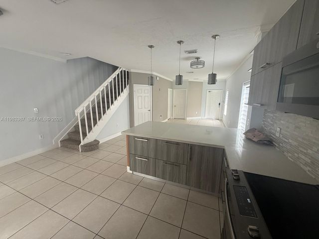 10776 NW 83rd Ter 1-19, Doral, FL 33178