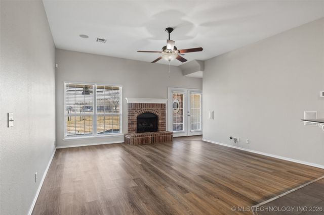 9015 N 156th Avenue E, Owasso, OK 74055