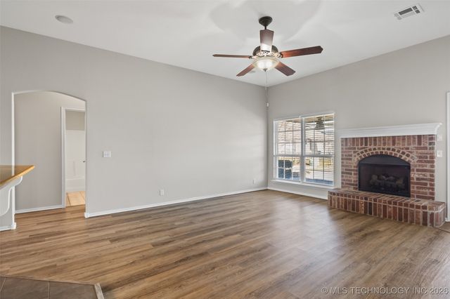 9015 N 156th Avenue E, Owasso, OK 74055