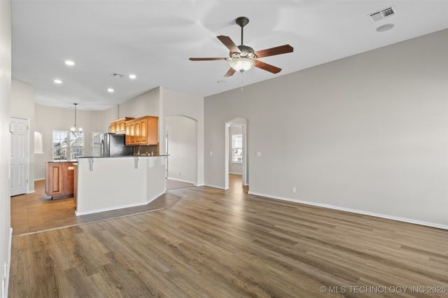 9015 N 156th Avenue E, Owasso, OK 74055