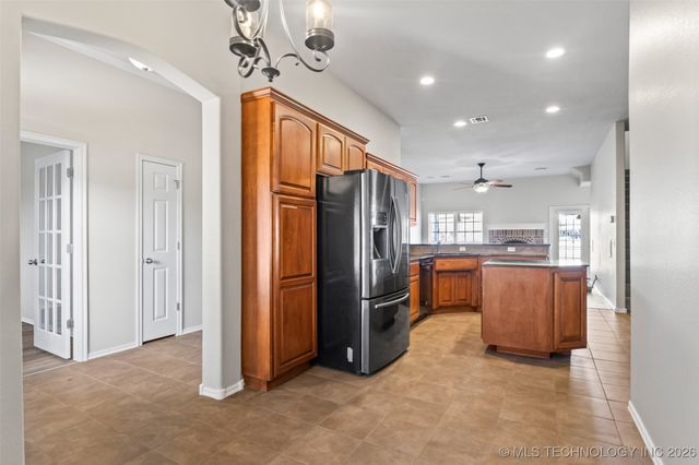 9015 N 156th Avenue E, Owasso, OK 74055