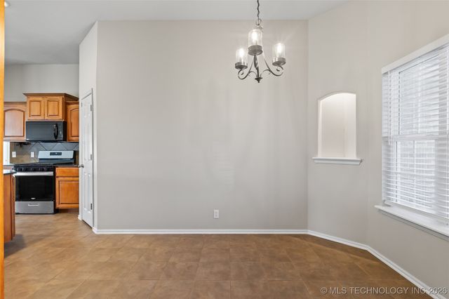 9015 N 156th Avenue E, Owasso, OK 74055