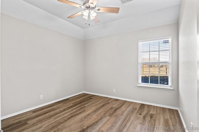 9015 N 156th Avenue E, Owasso, OK 74055