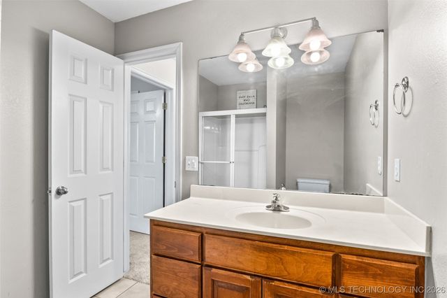 9015 N 156th Avenue E, Owasso, OK 74055