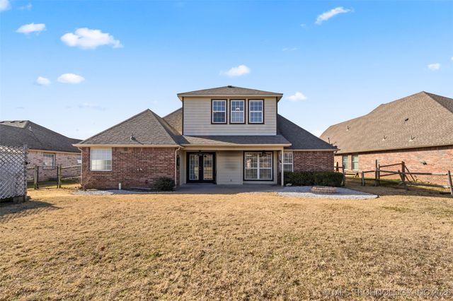 9015 N 156th Avenue E, Owasso, OK 74055