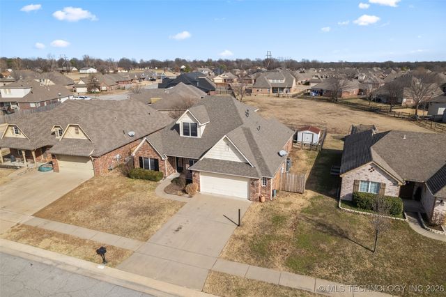 9015 N 156th Avenue E, Owasso, OK 74055