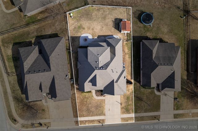 9015 N 156th Avenue E, Owasso, OK 74055