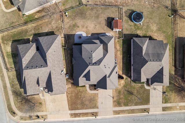 9015 N 156th Avenue E, Owasso, OK 74055