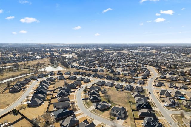 9015 N 156th Avenue E, Owasso, OK 74055