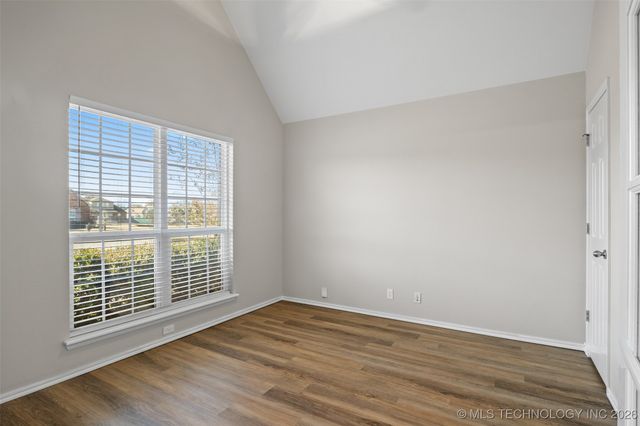 9015 N 156th Avenue E, Owasso, OK 74055