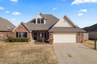 9015 N 156th Avenue E, Owasso, OK 74055