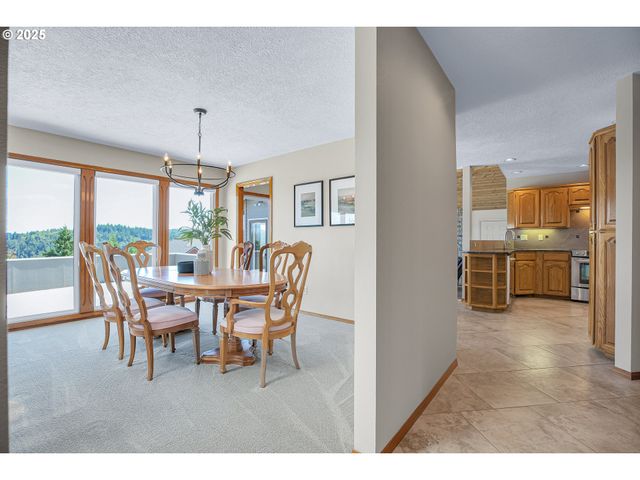 1415 Sw MILLER Ct, Gresham, OR 97080