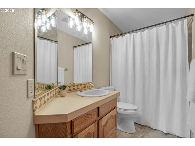 1415 Sw MILLER Ct, Gresham, OR 97080