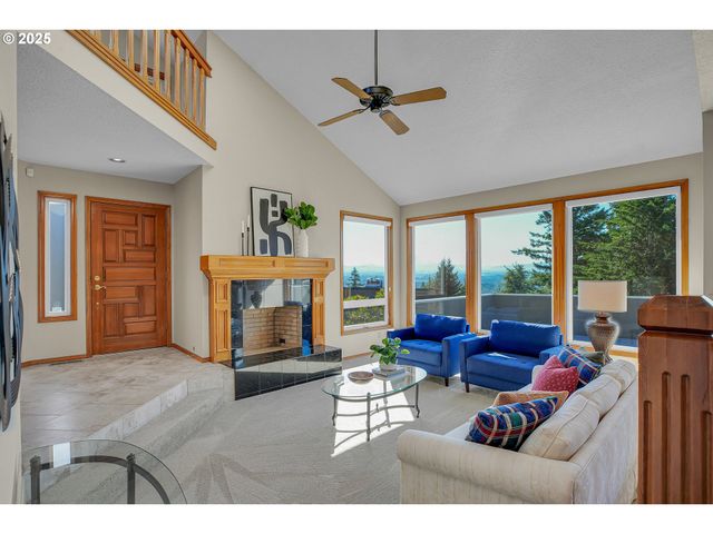 1415 Sw MILLER Ct, Gresham, OR 97080