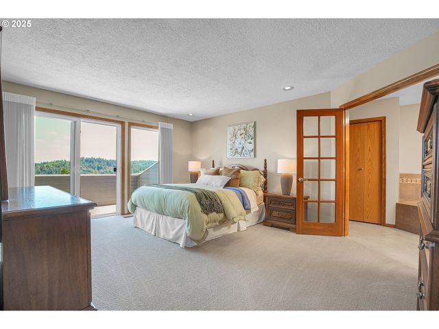 1415 Sw MILLER Ct, Gresham, OR 97080