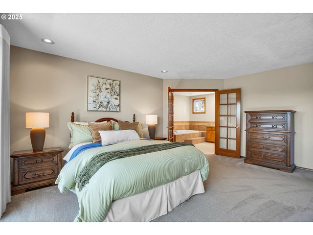 1415 Sw MILLER Ct, Gresham, OR 97080