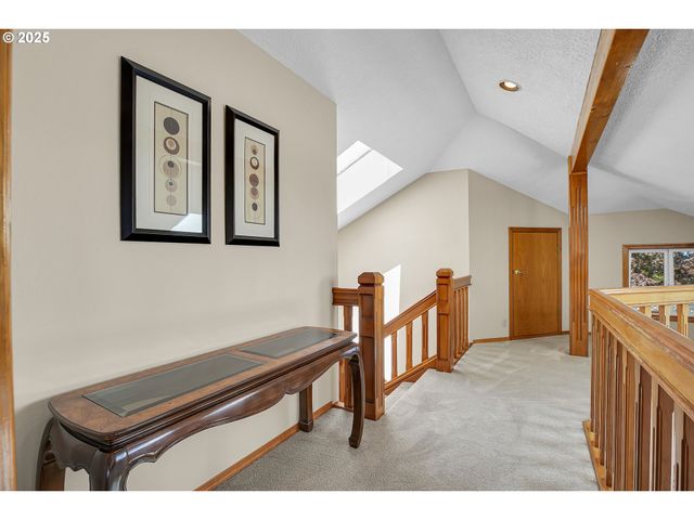 1415 Sw MILLER Ct, Gresham, OR 97080