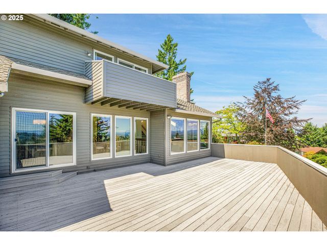 1415 Sw MILLER Ct, Gresham, OR 97080