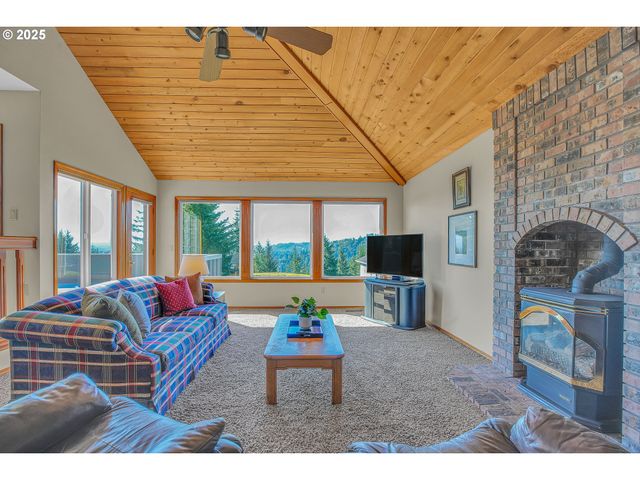 1415 Sw MILLER Ct, Gresham, OR 97080