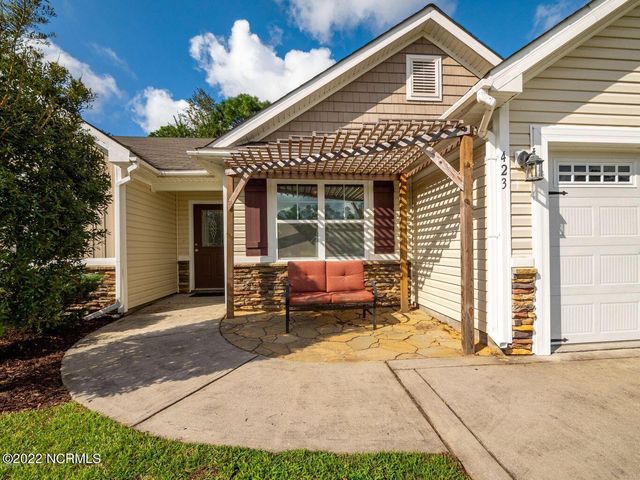 423 Blue Pennant Court, Sneads Ferry, NC 28460