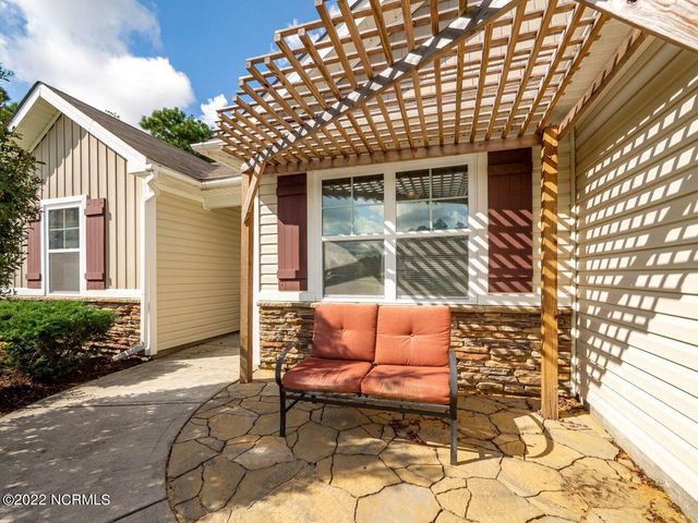 423 Blue Pennant Court, Sneads Ferry, NC 28460