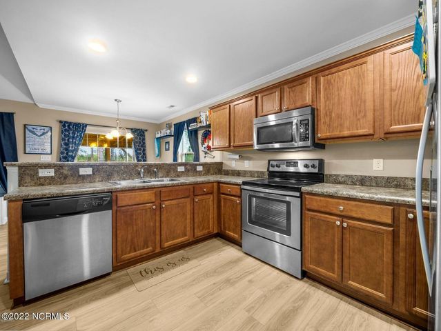 423 Blue Pennant Court, Sneads Ferry, NC 28460