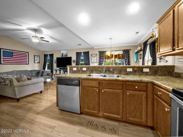 423 Blue Pennant Court, Sneads Ferry, NC 28460