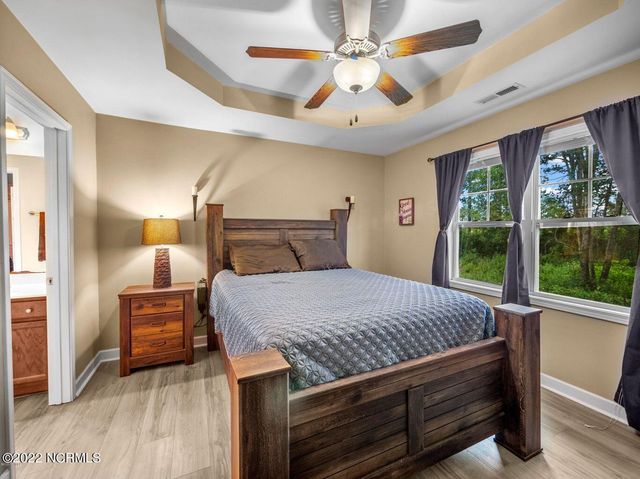 423 Blue Pennant Court, Sneads Ferry, NC 28460