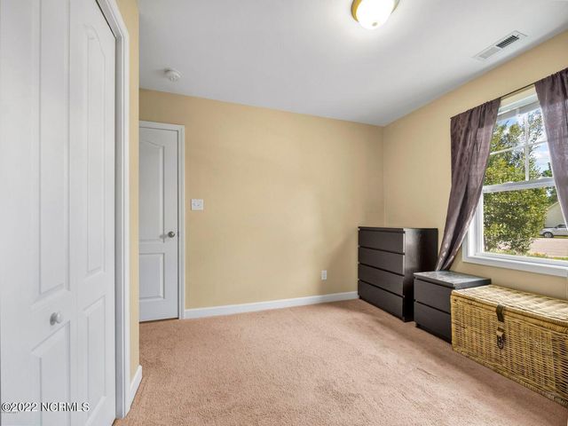 423 Blue Pennant Court, Sneads Ferry, NC 28460