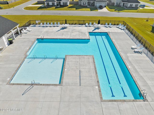 423 Blue Pennant Court, Sneads Ferry, NC 28460