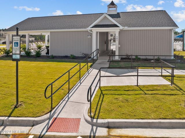 423 Blue Pennant Court, Sneads Ferry, NC 28460