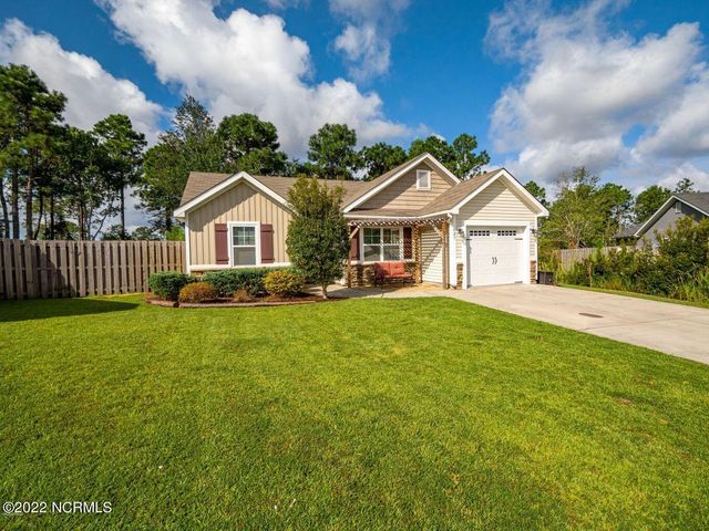 423 Blue Pennant Court, Sneads Ferry, NC 28460