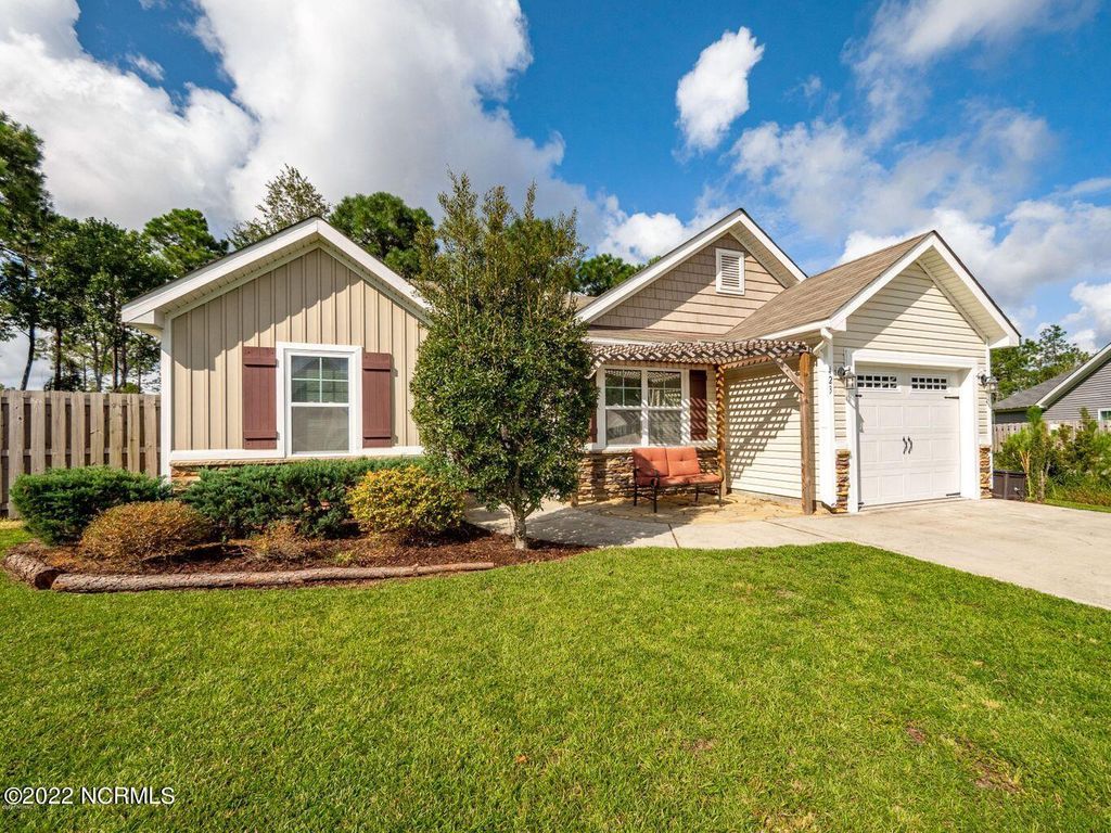 423 Blue Pennant Court, Sneads Ferry, NC 28460