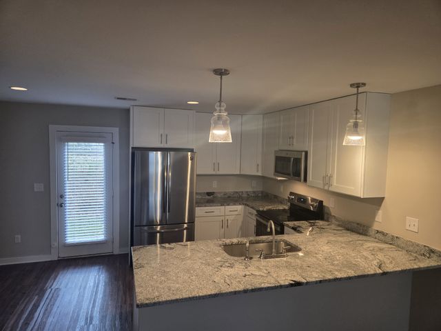 608 Hadley Village Blvd, Old Hickory, TN 37138