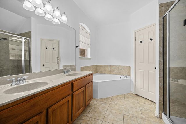 2652 Ravenwood DR, Round Rock, TX 78665