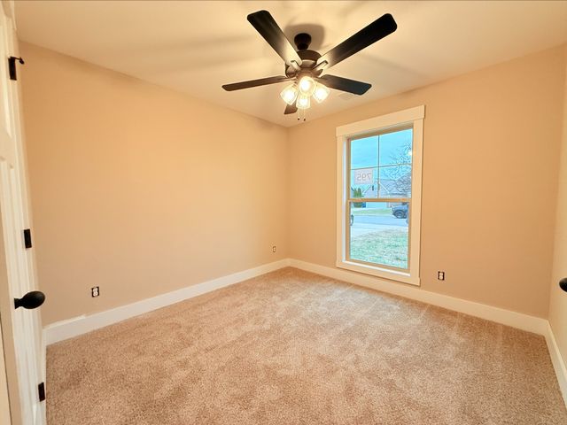 795 Vera Dr, Clarksville, TN 37040