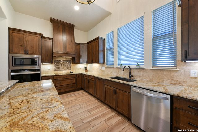 105 Bobby Lynn, Adkins, TX 78101