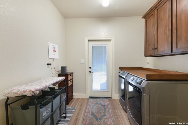 105 Bobby Lynn, Adkins, TX 78101