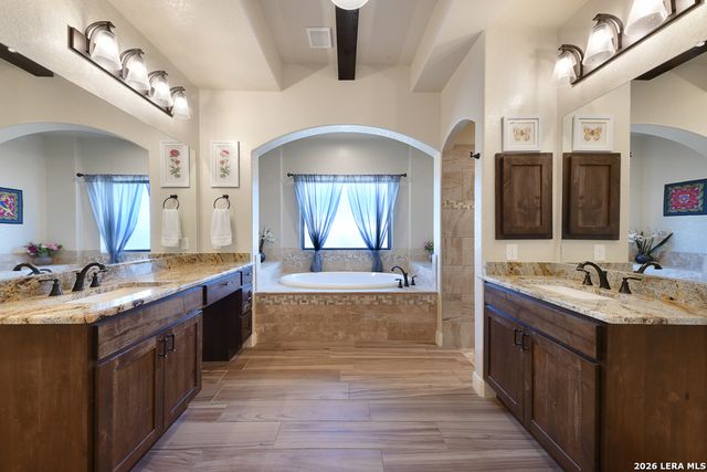 105 Bobby Lynn, Adkins, TX 78101