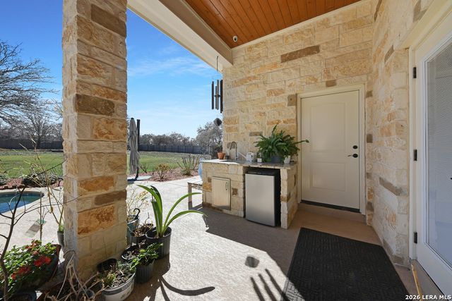 105 Bobby Lynn, Adkins, TX 78101