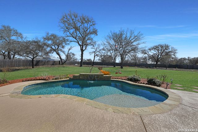 105 Bobby Lynn, Adkins, TX 78101