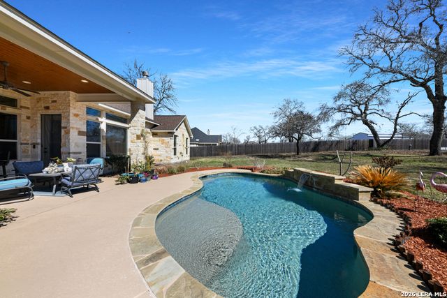 105 Bobby Lynn, Adkins, TX 78101